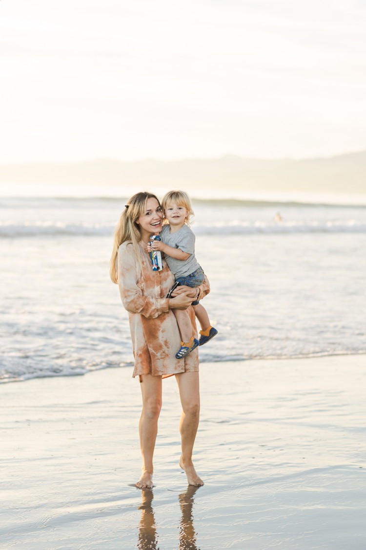California Venice Beach family photography by Marianne Taylor click through to see more!