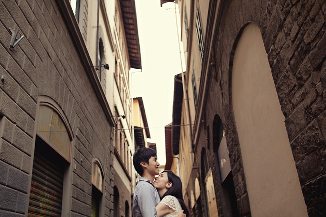 creative engagement photography Italy
