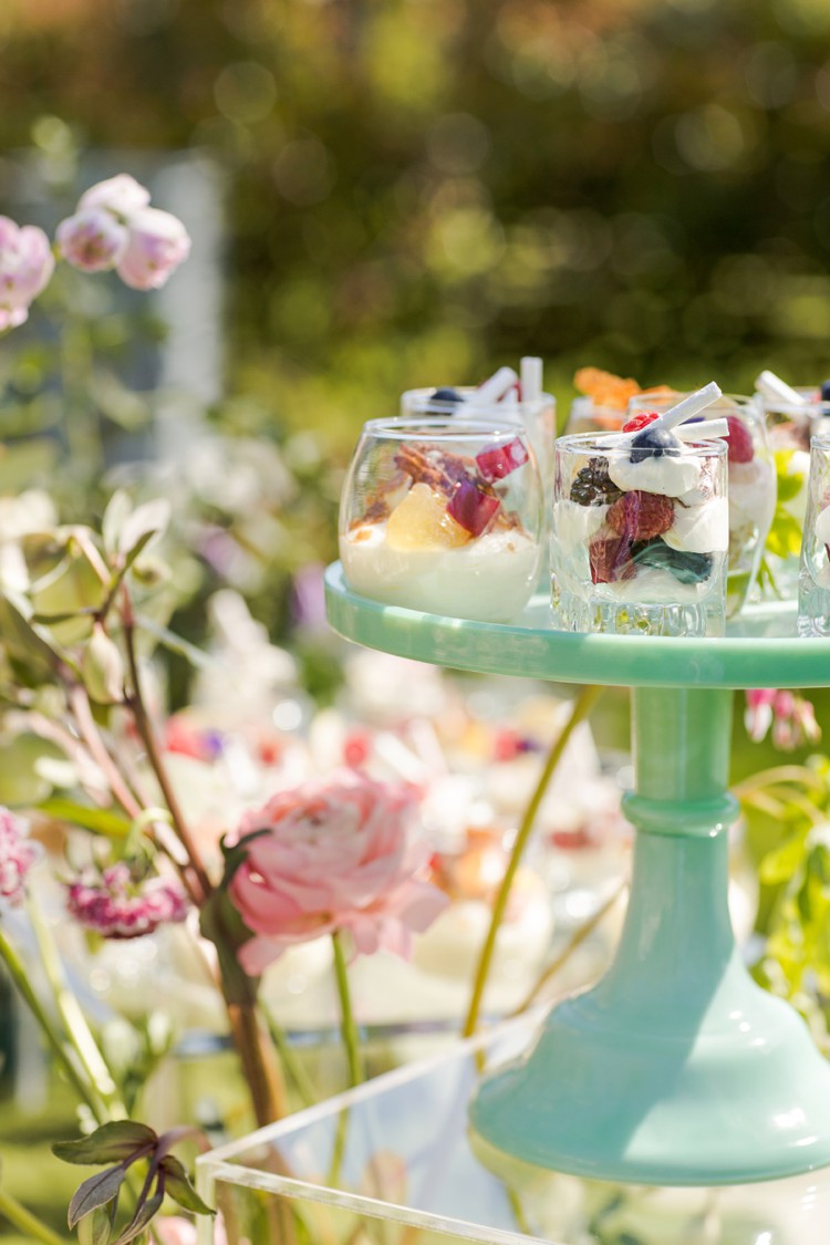 A magical springtime dessert table. Click through to see more!