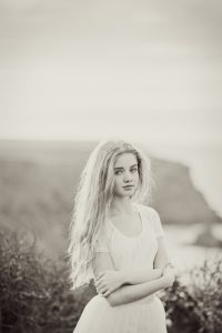 Siren of the Sea - A magical cliff top portrait shoot in Cornwall. Click through to see more!