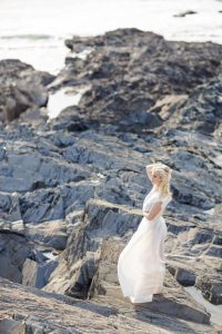 Cornwall bridal portrait photography by Marianne Taylor. Click through to see more magic by the ocean!